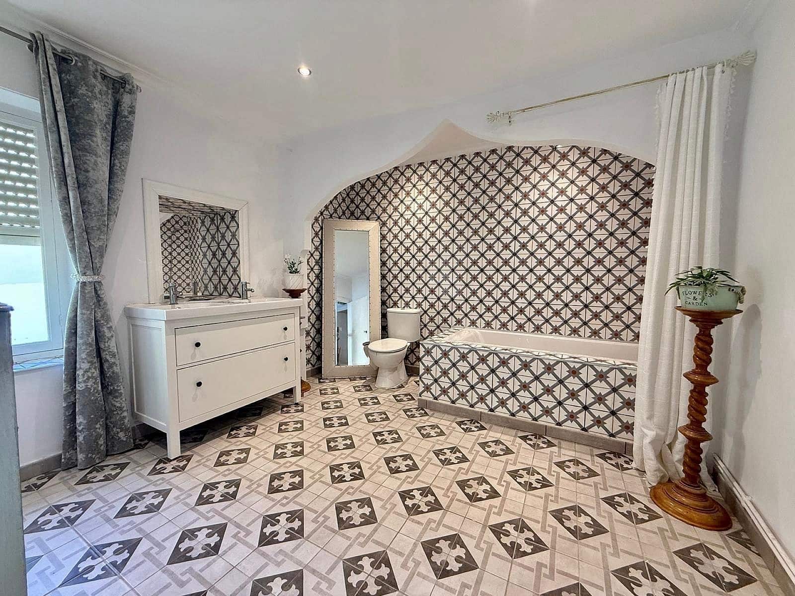 4 bedroom Townhouse for sale in Pinoso with pool - € 339,995 (Ref: 10048733)