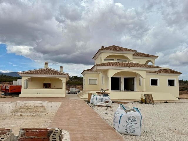 5 soverom Villa til salgs i Pinoso med svømmebasseng garasje - € 485 000 (Ref: 10073280)