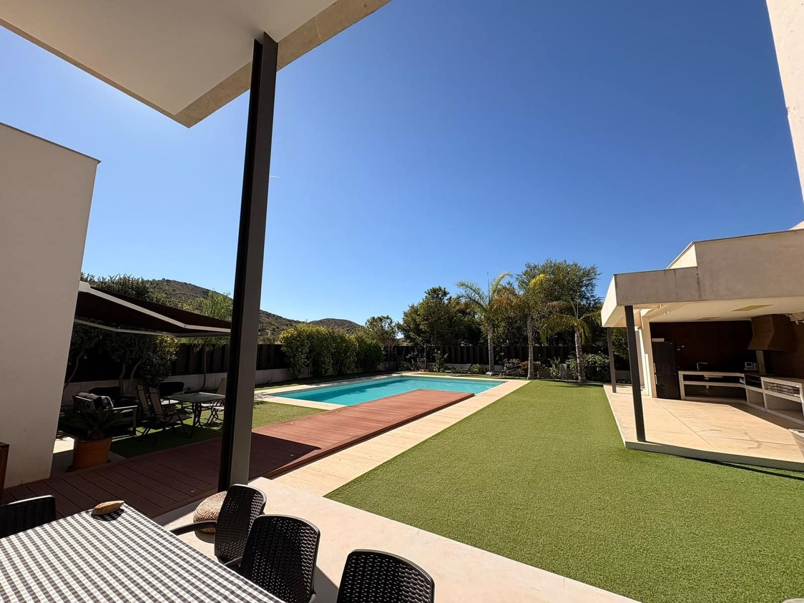 4 bedroom Villa for sale in Petrel / Petrer with pool - € 799,995 (Ref: 10085495)