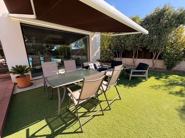 4 bedroom Villa for sale in Petrel / Petrer with pool - € 799,995 (Ref: 10085495)