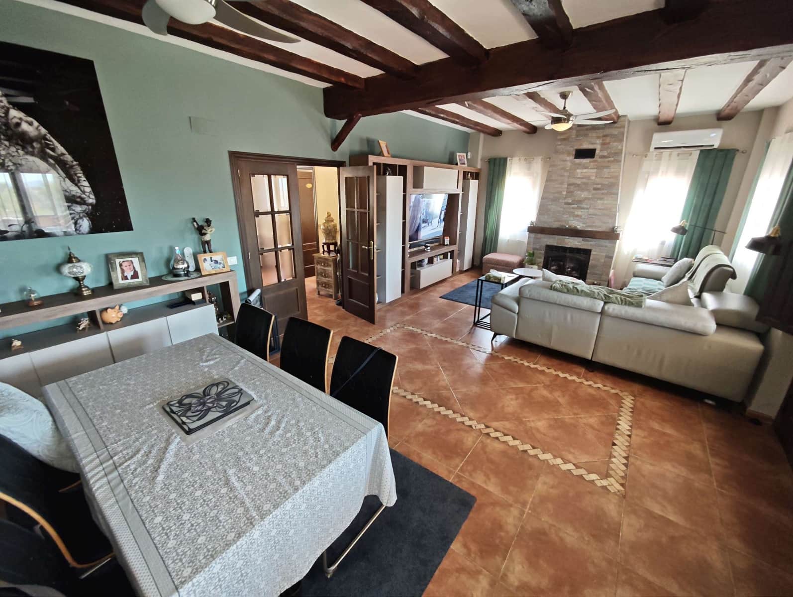 Chalet de 4 habitaciones en Pinoso en venta con piscina garaje - 499.995 € (Ref: 10120315)