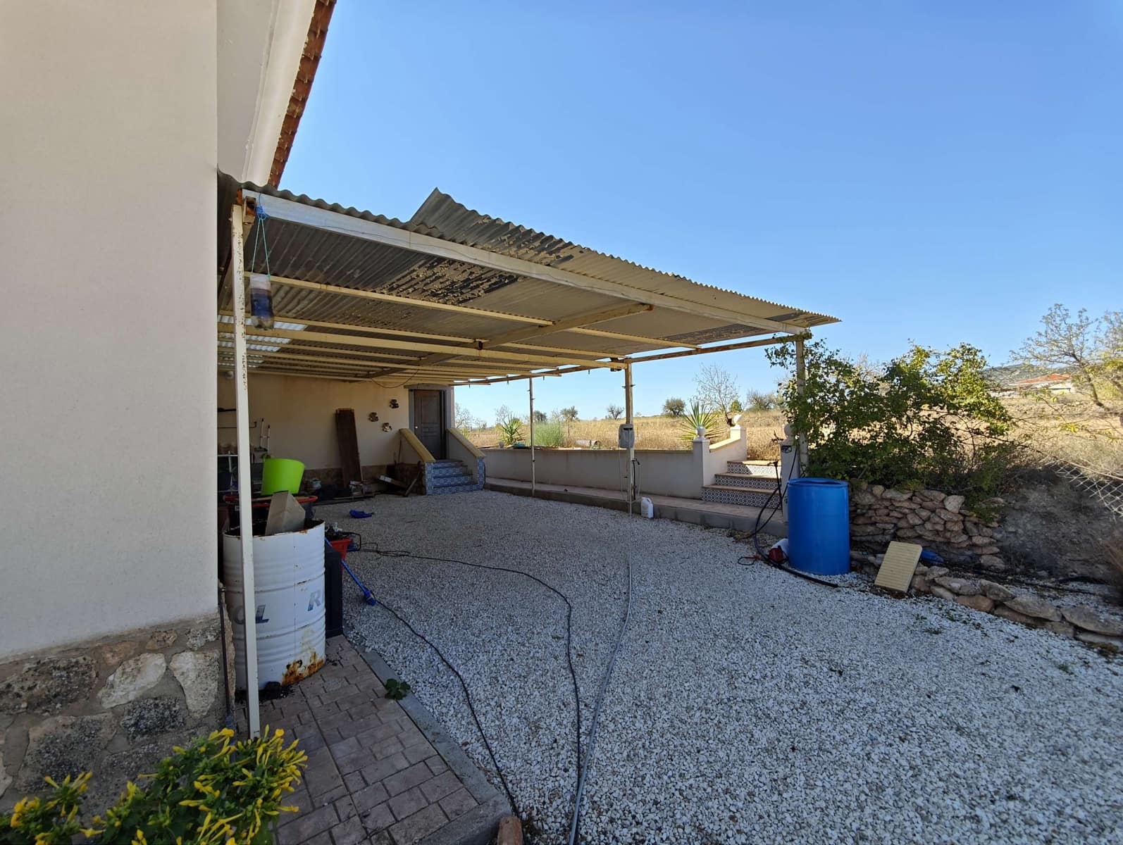 Chalet de 4 habitaciones en Pinoso en venta con piscina garaje - 499.995 € (Ref: 10120315)