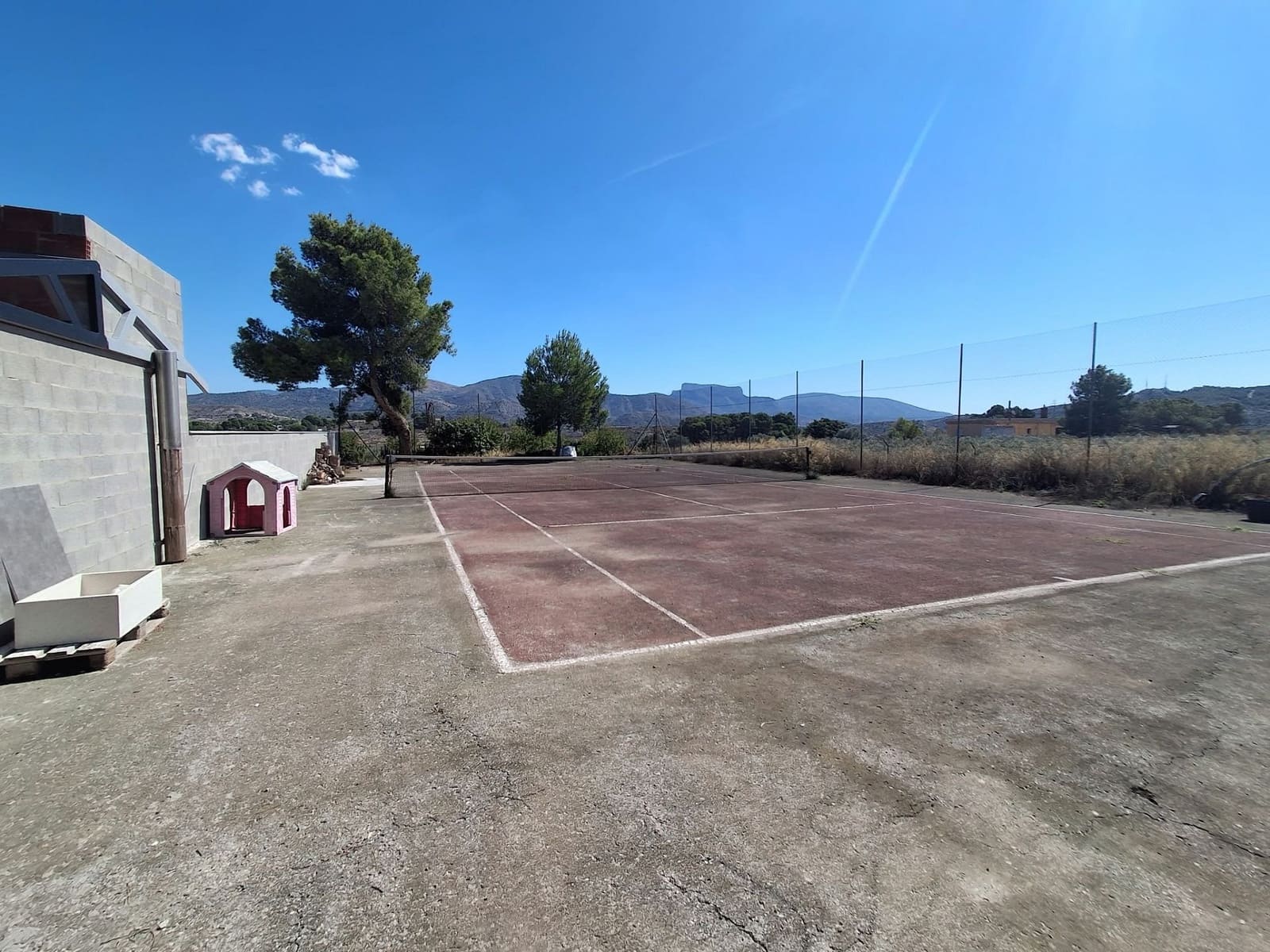 7 quarto Moradia para venda em Sax com piscina garagem - 599 000 € (Ref: 10123424)