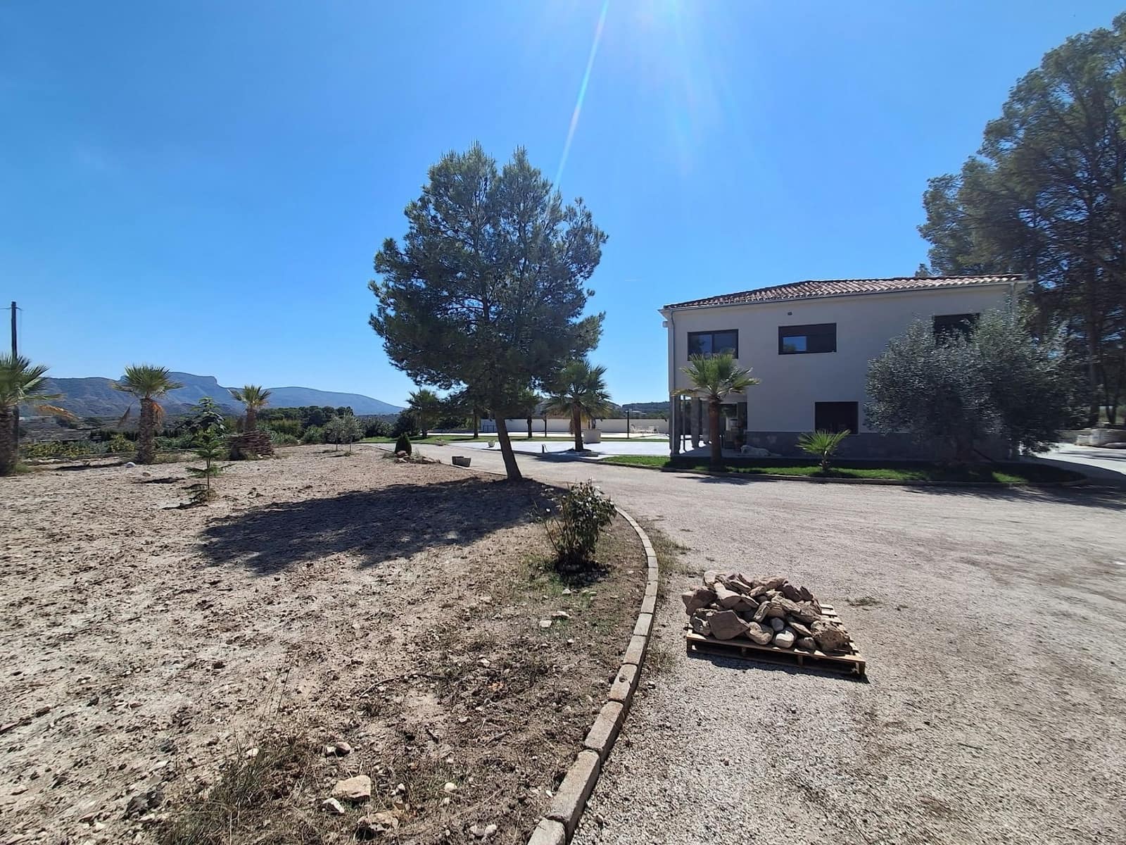 7 quarto Moradia para venda em Sax com piscina garagem - 599 000 € (Ref: 10123424)