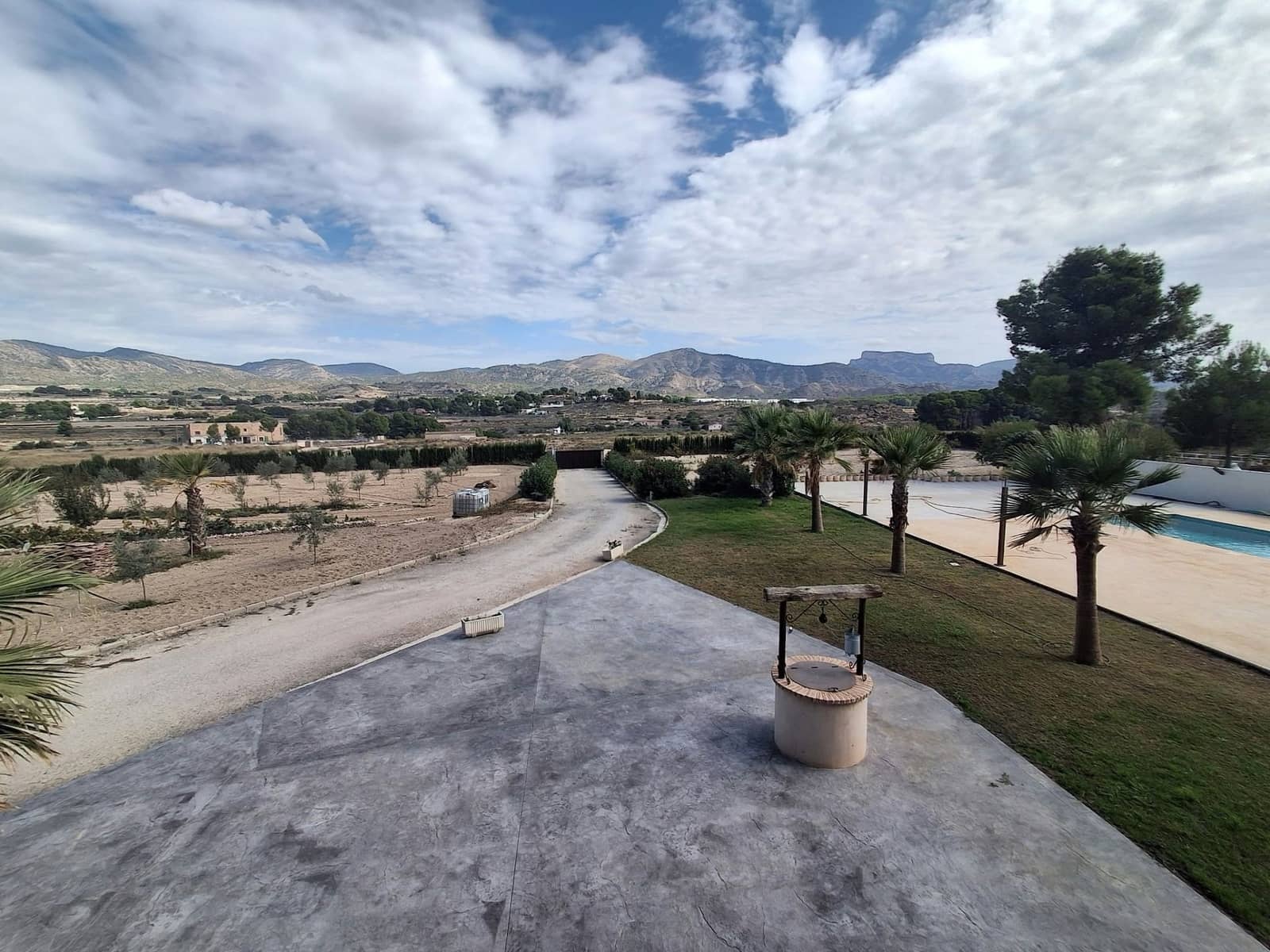 7 quarto Moradia para venda em Sax com piscina garagem - 599 000 € (Ref: 10123424)