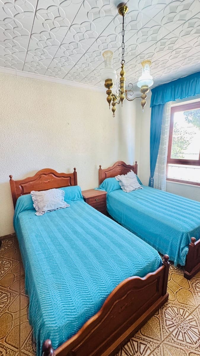 10 quarto Casa em Banda para venda em Pinoso com garagem - 350 000 € (Ref: 10123425)