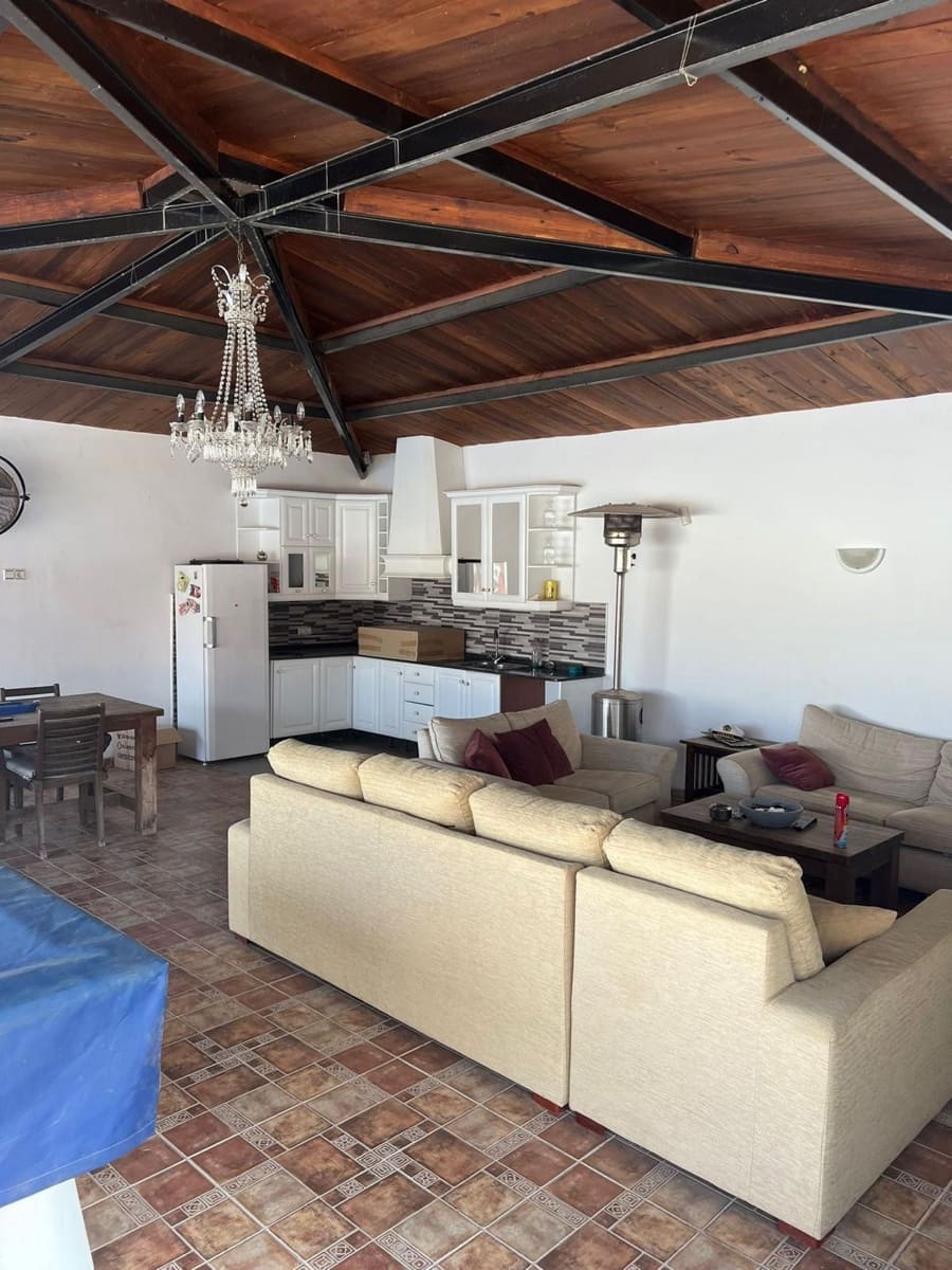 Chalet de 6 habitaciones en Heredades en venta con piscina garaje - 595.000 € (Ref: 10136443)