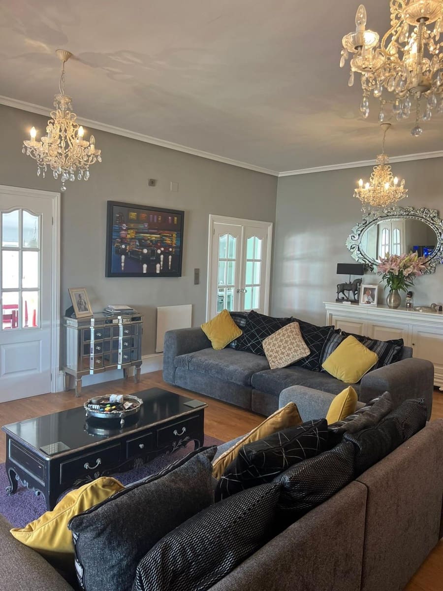 Chalet de 6 habitaciones en Heredades en venta con piscina garaje - 595.000 € (Ref: 10136443)