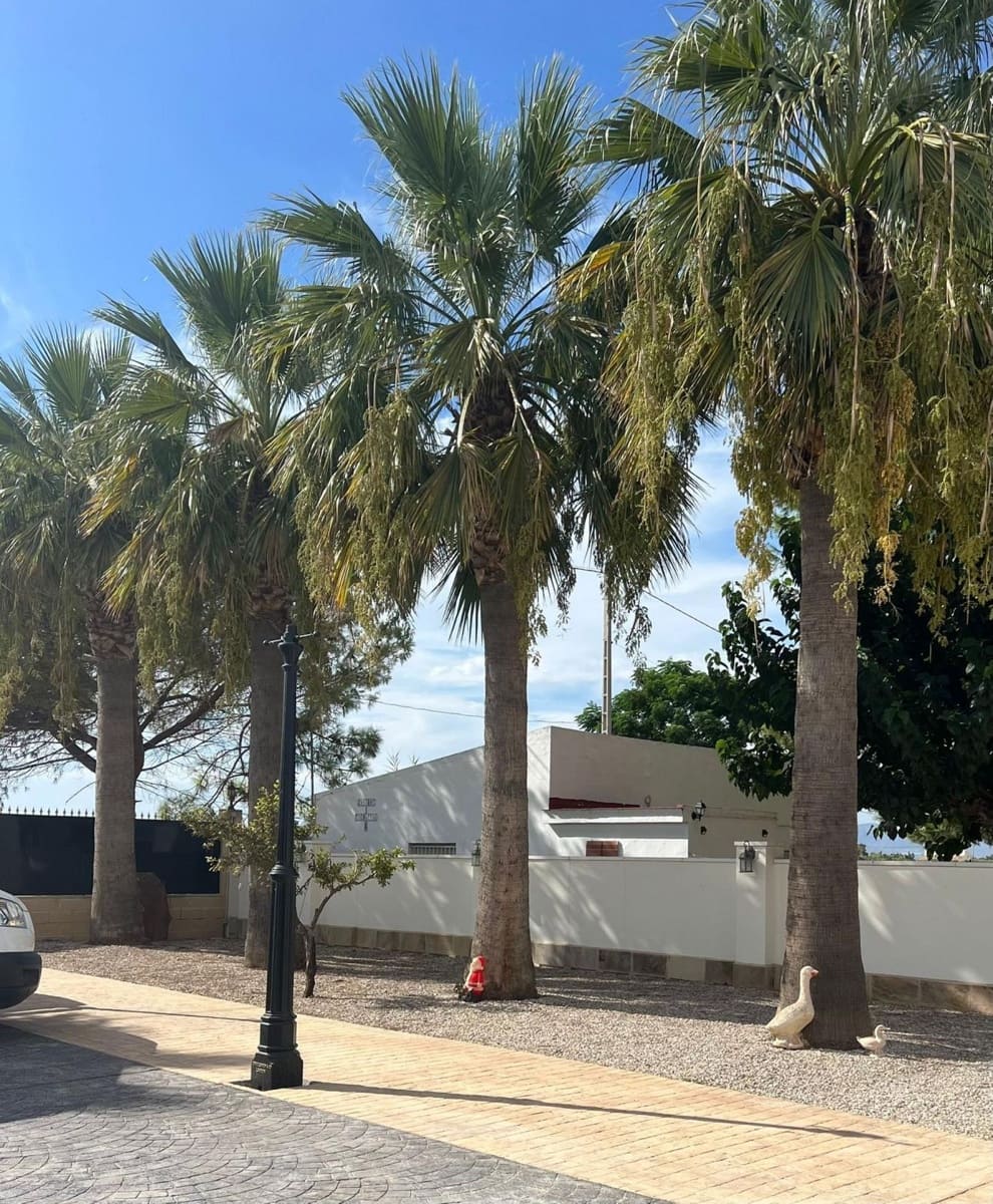 Chalet de 6 habitaciones en Heredades en venta con piscina garaje - 595.000 € (Ref: 10136443)