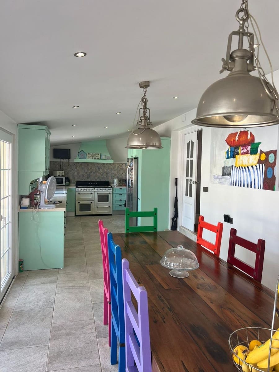 Chalet de 6 habitaciones en Heredades en venta con piscina garaje - 595.000 € (Ref: 10136443)