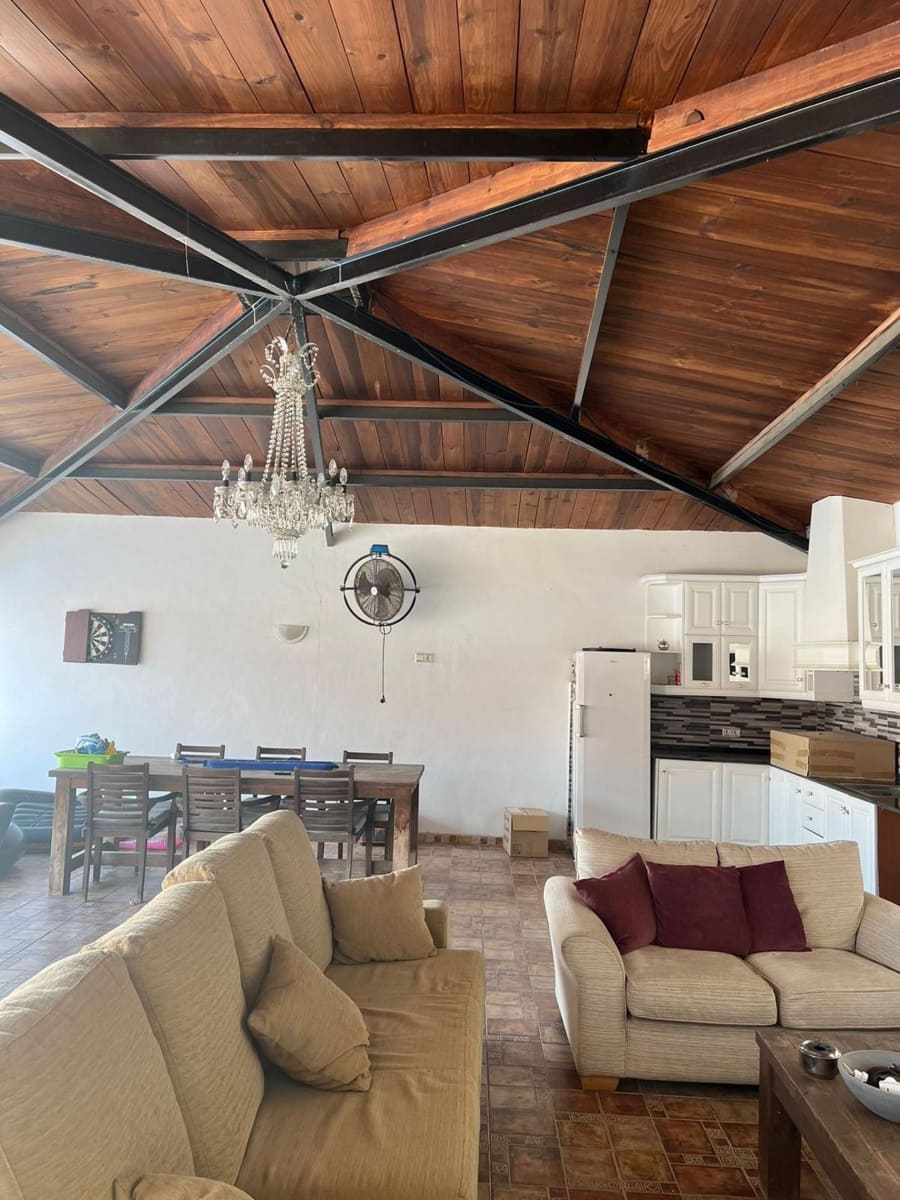 Chalet de 6 habitaciones en Heredades en venta con piscina garaje - 595.000 € (Ref: 10136443)