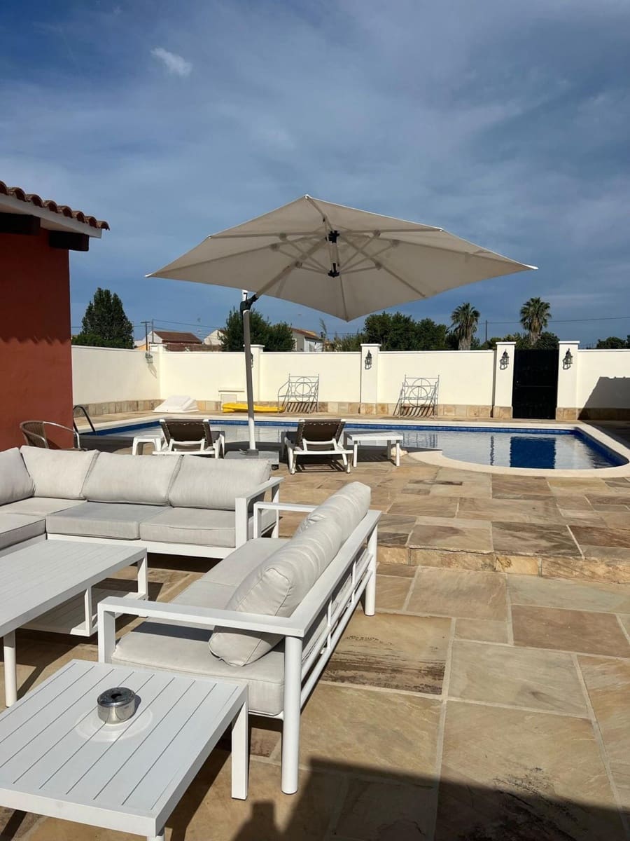 Chalet de 6 habitaciones en Heredades en venta con piscina garaje - 595.000 € (Ref: 10136443)