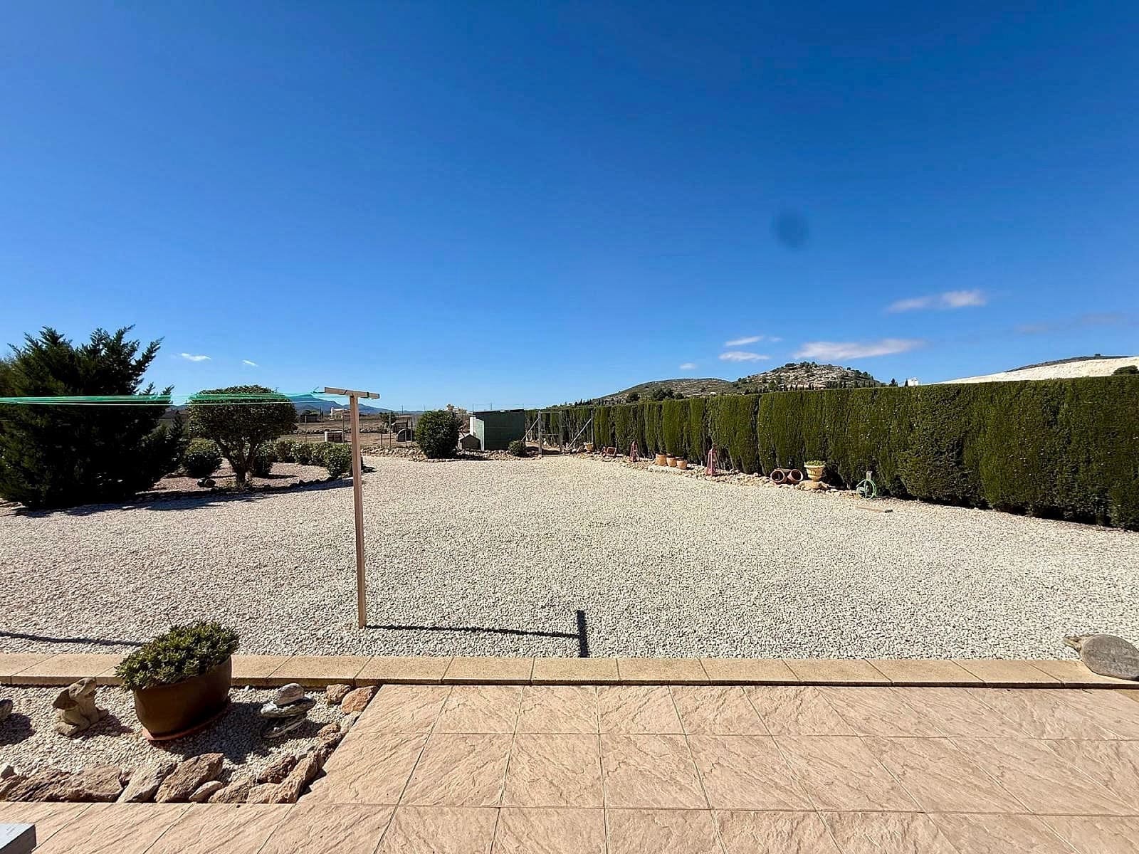 4 bedroom Villa for sale in Pinoso with pool garage - € 365,000 (Ref: 10154587)