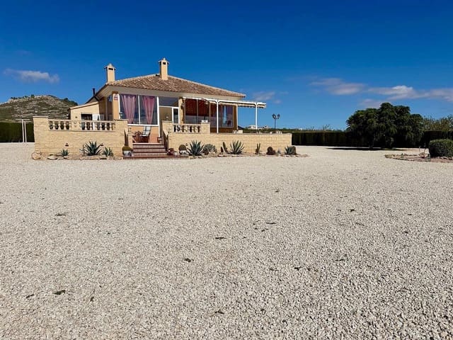 4 bedroom Villa for sale in Pinoso with pool garage - € 365,000 (Ref: 10154587)