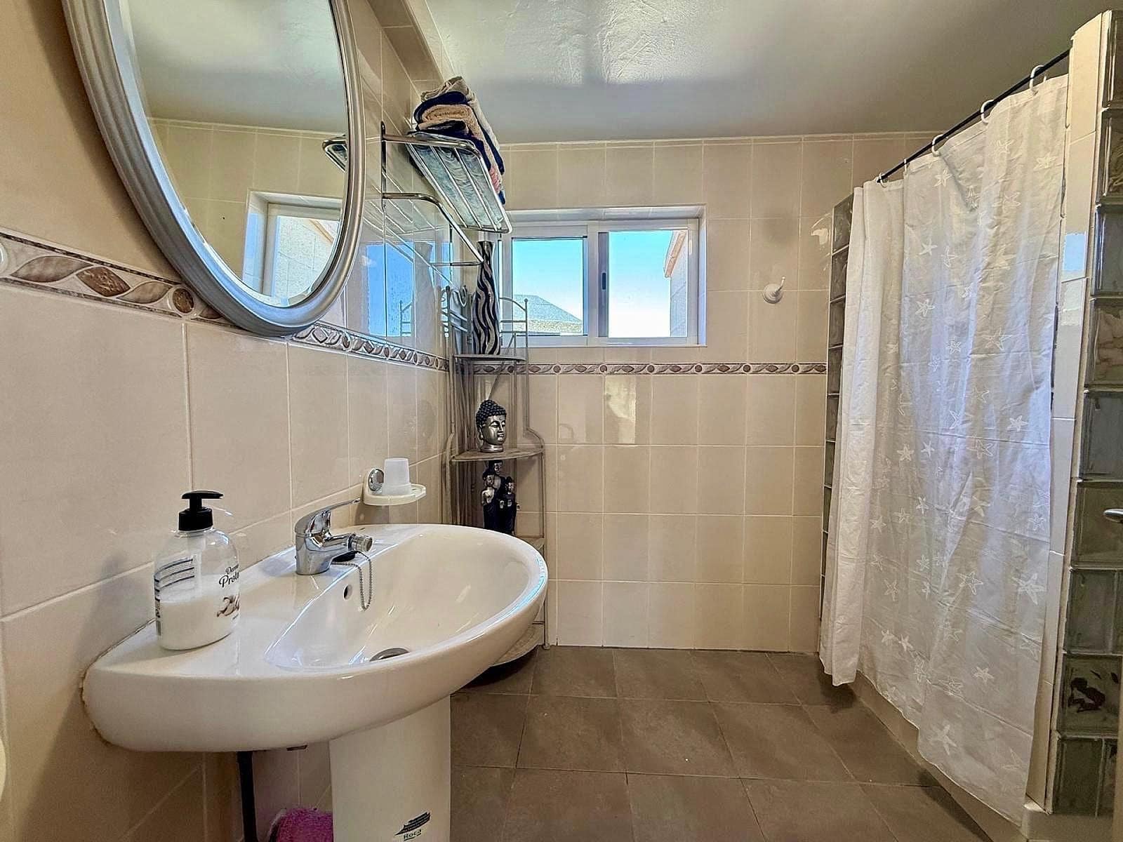 4 bedroom Villa for sale in Pinoso with pool garage - € 365,000 (Ref: 10154587)