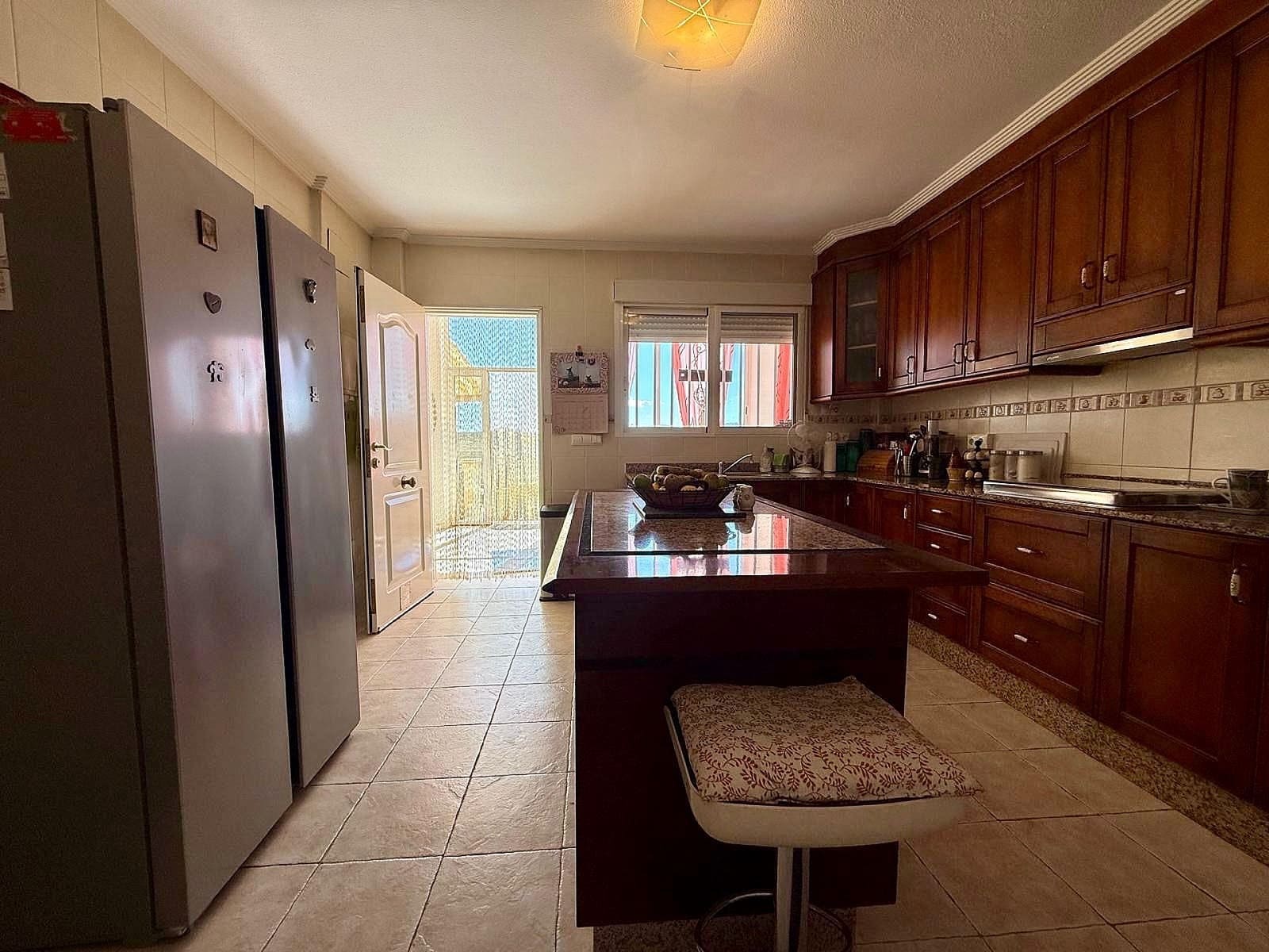 4 bedroom Villa for sale in Pinoso with pool garage - € 365,000 (Ref: 10154587)