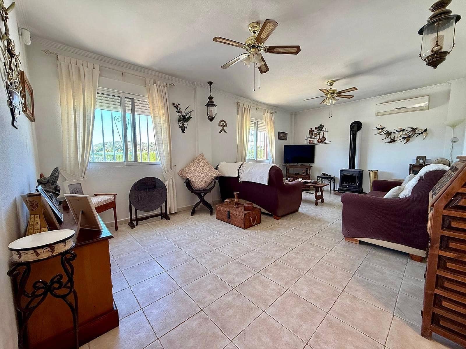 4 bedroom Villa for sale in Pinoso with pool garage - € 365,000 (Ref: 10154587)