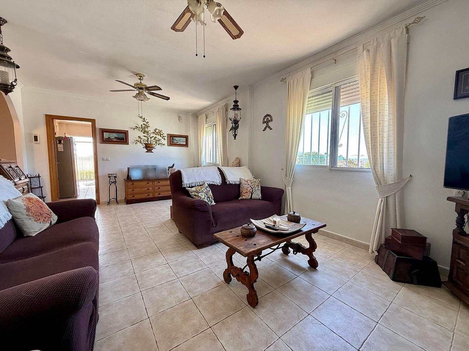 4 bedroom Villa for sale in Pinoso with pool garage - € 365,000 (Ref: 10154587)