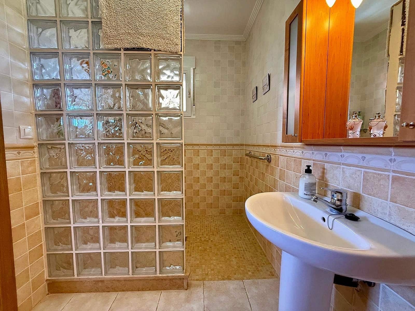 4 bedroom Villa for sale in Pinoso with pool garage - € 365,000 (Ref: 10154587)