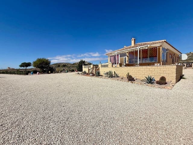 4 bedroom Villa for sale in Pinoso with pool garage - € 365,000 (Ref: 10154587)