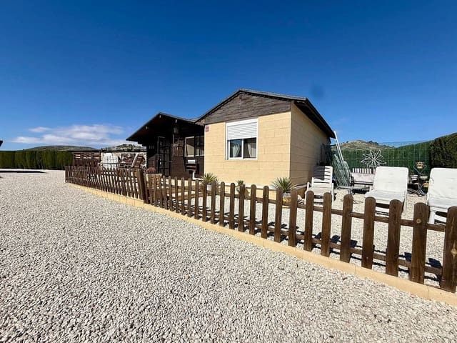 4 bedroom Villa for sale in Pinoso with pool garage - € 365,000 (Ref: 10154587)