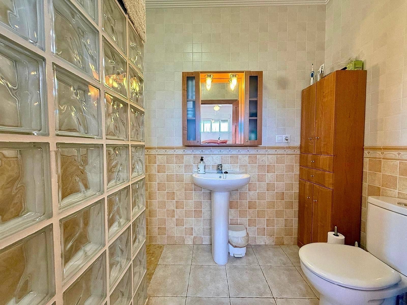 4 bedroom Villa for sale in Pinoso with pool garage - € 365,000 (Ref: 10154587)
