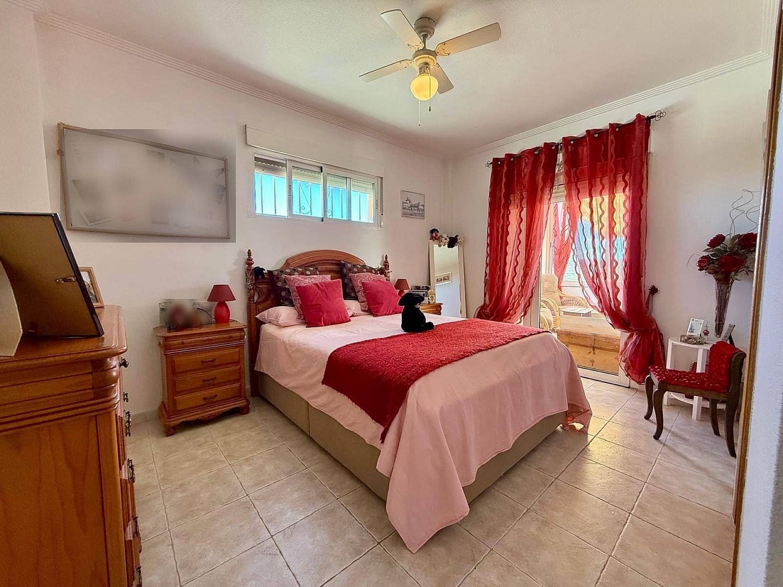 4 bedroom Villa for sale in Pinoso with pool garage - € 365,000 (Ref: 10154587)