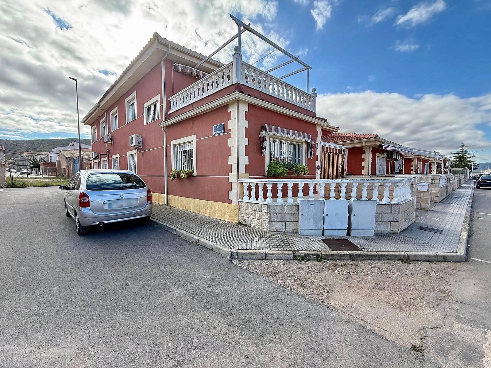 3 soveværelse Byhus til salg i Pinoso med garage - € 199.999 (Ref: 10154590)