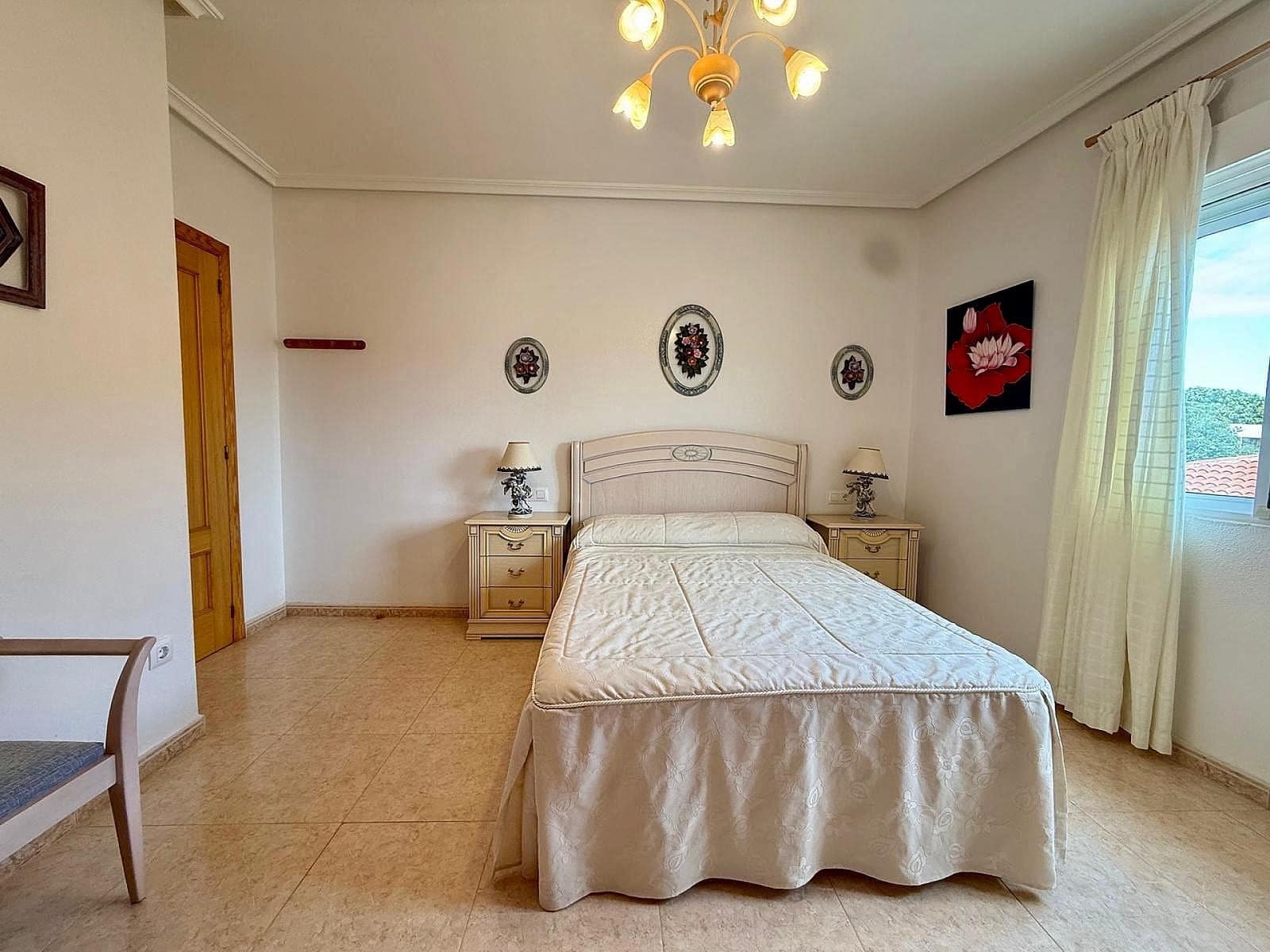 3 soveværelse Byhus til salg i Pinoso med garage - € 199.999 (Ref: 10154590)