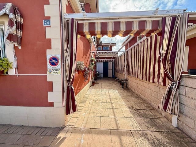 3 soverom Hus til salgs i Pinoso med garasje - € 199 999 (Ref: 10154590)