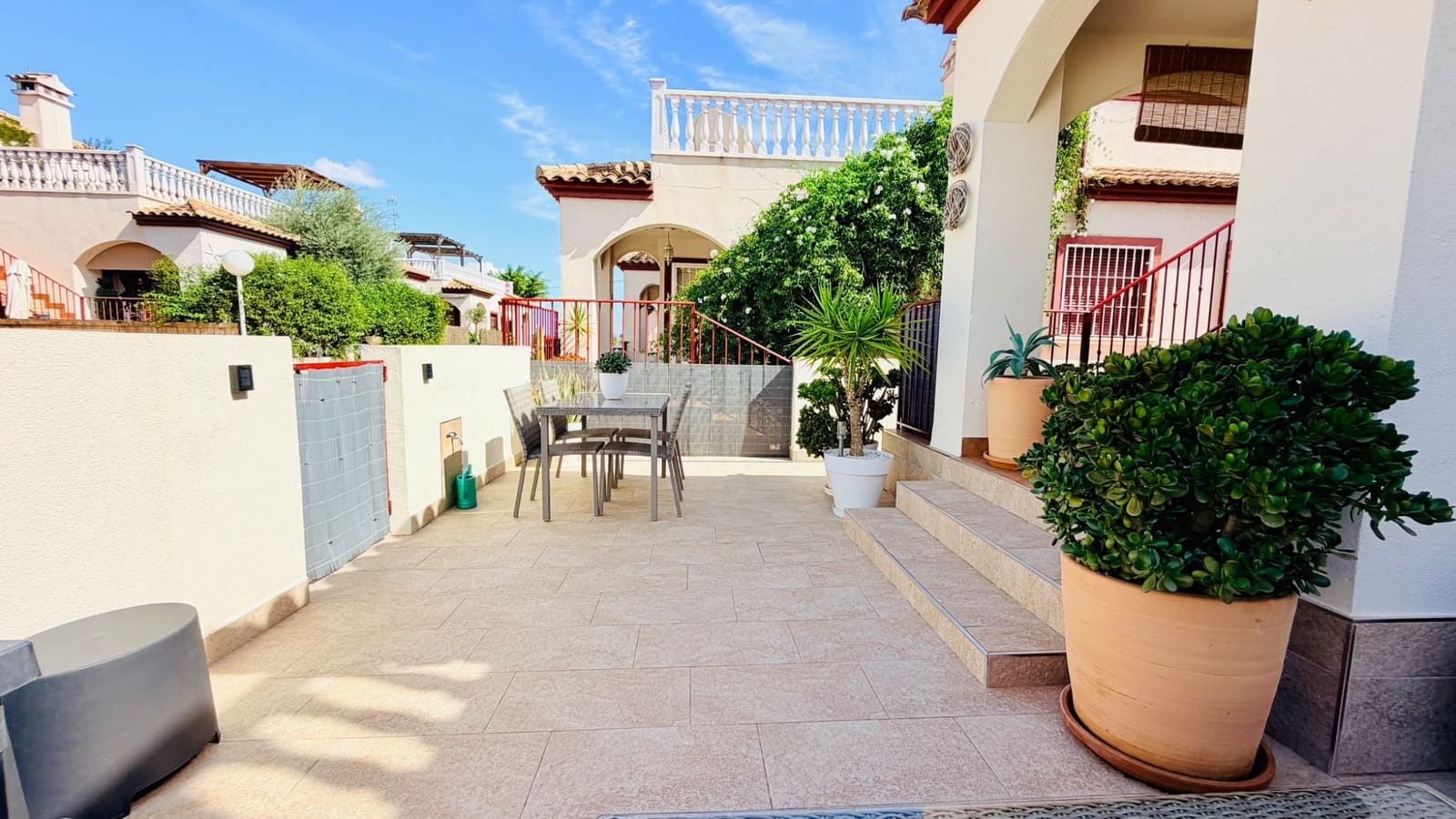 2 quarto Moradia Geminada para venda em Daya Vieja com piscina - 179 000 € (Ref: 10157224)