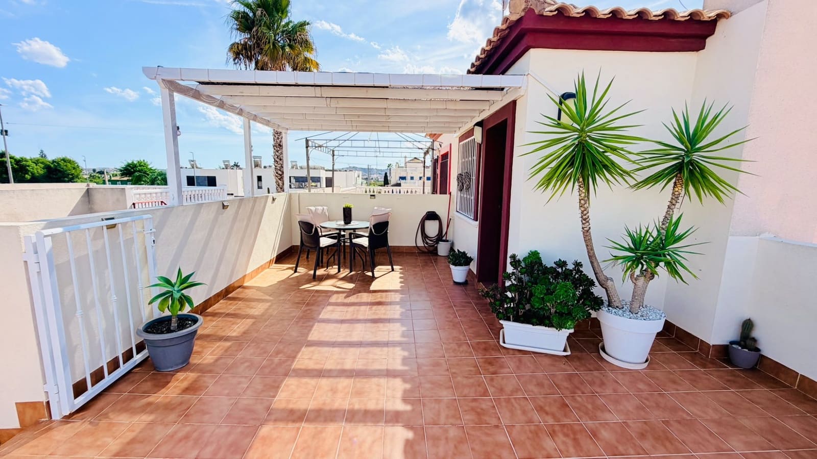 2 quarto Moradia Geminada para venda em Daya Vieja com piscina - 179 000 € (Ref: 10157224)