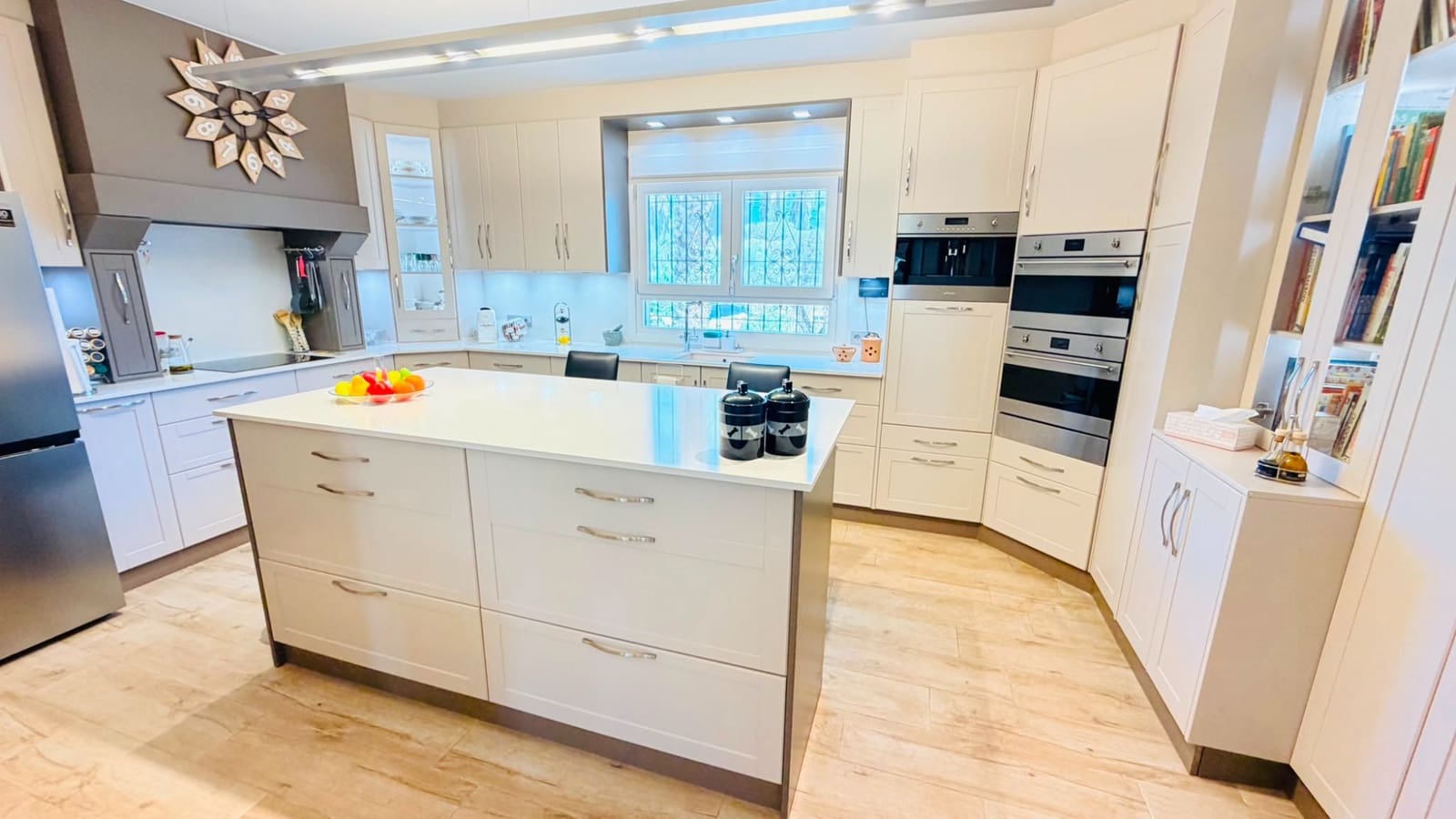 5 soverom Villa til salgs i Daya Vieja med svømmebasseng garasje - € 749 000 (Ref: 10160941)