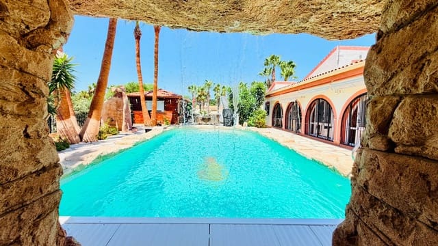 5 soverom Villa til salgs i Daya Vieja med svømmebasseng garasje - € 749 000 (Ref: 10160941)
