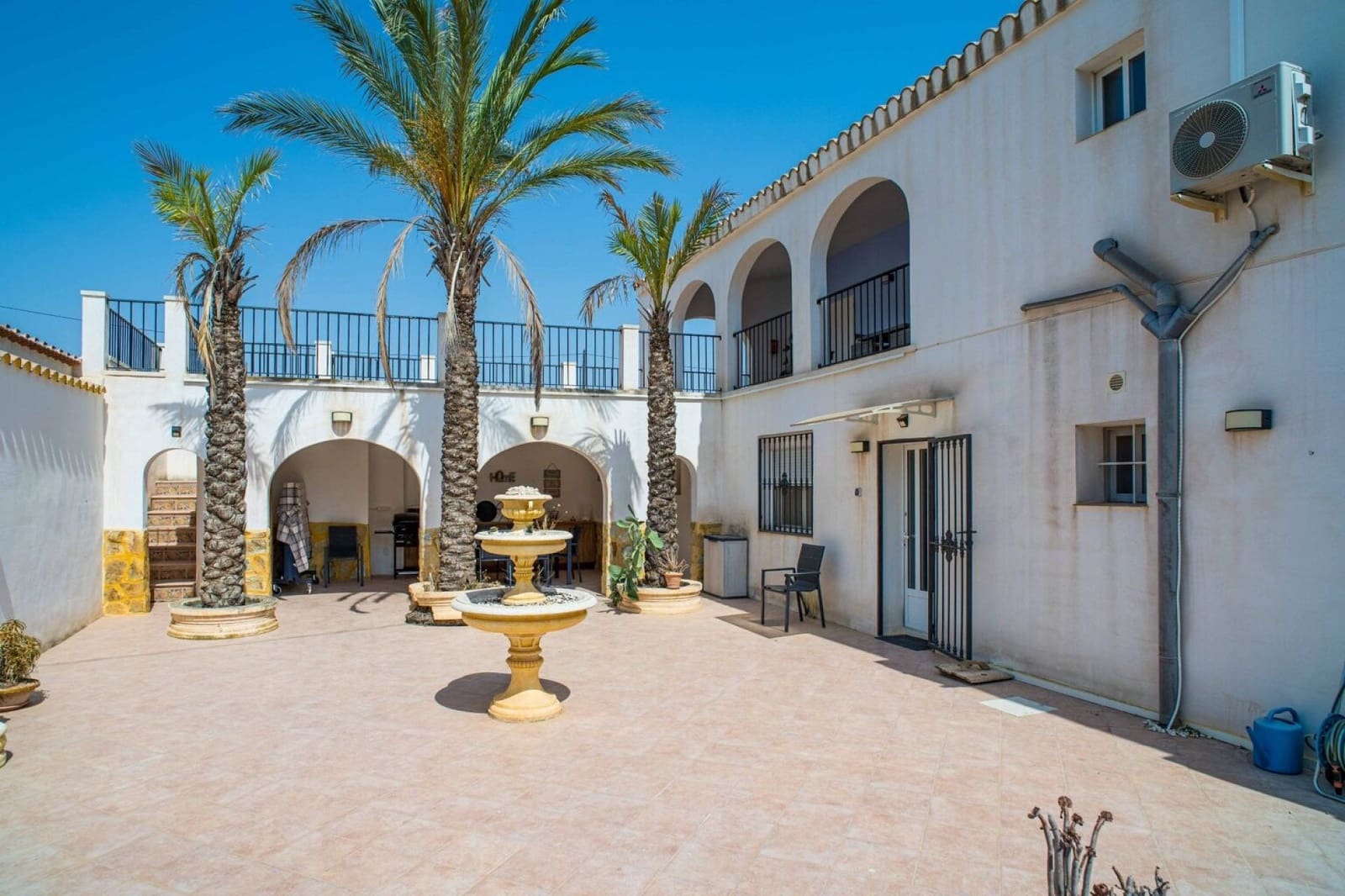 Finca/Casa Rural de 5 habitaciones en Pinoso en venta con piscina garaje - 578.000 € (Ref: 10166089)