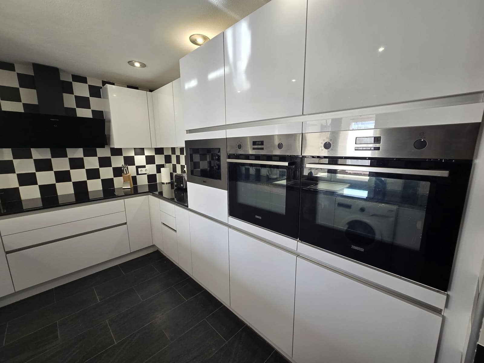 5 bedroom Villa for sale in Villena with pool garage - € 299,995 (Ref: 10166961)