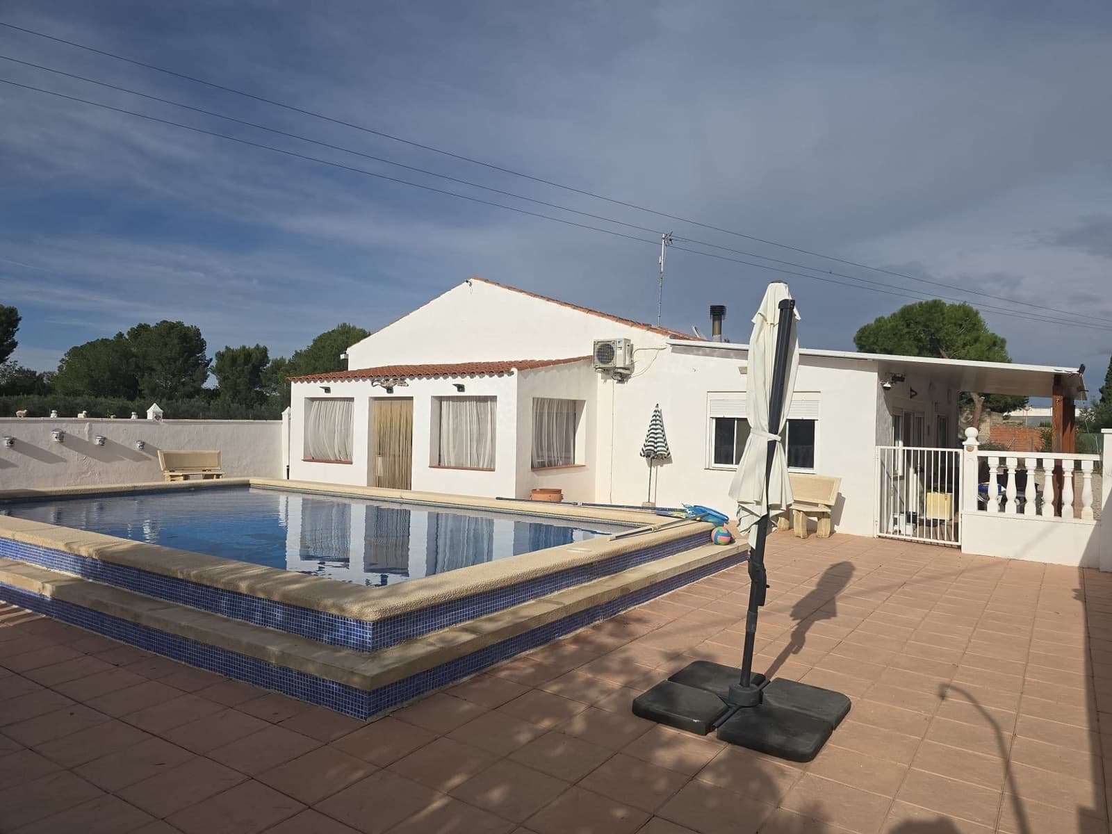 5 bedroom Villa for sale in Villena with pool garage - € 299,995 (Ref: 10166961)