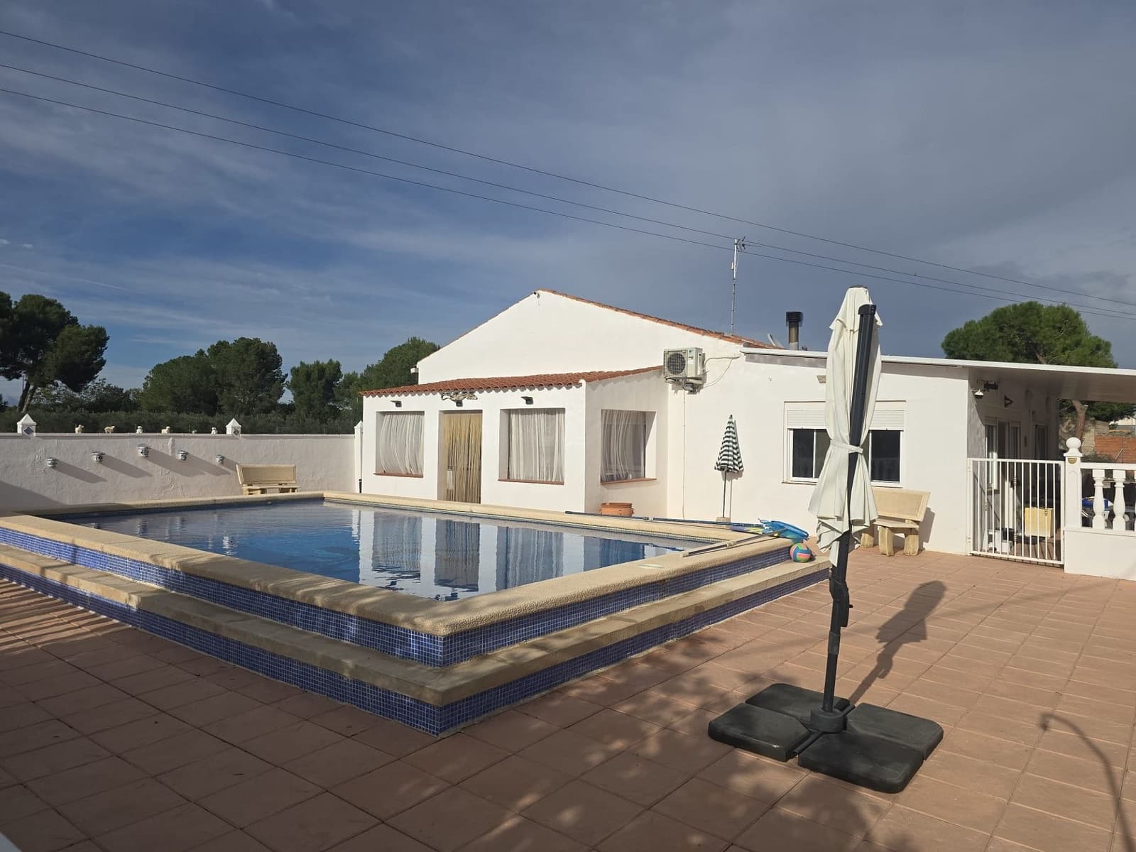 5 bedroom Villa for sale in Villena with pool garage - € 299,995 (Ref: 10166961)