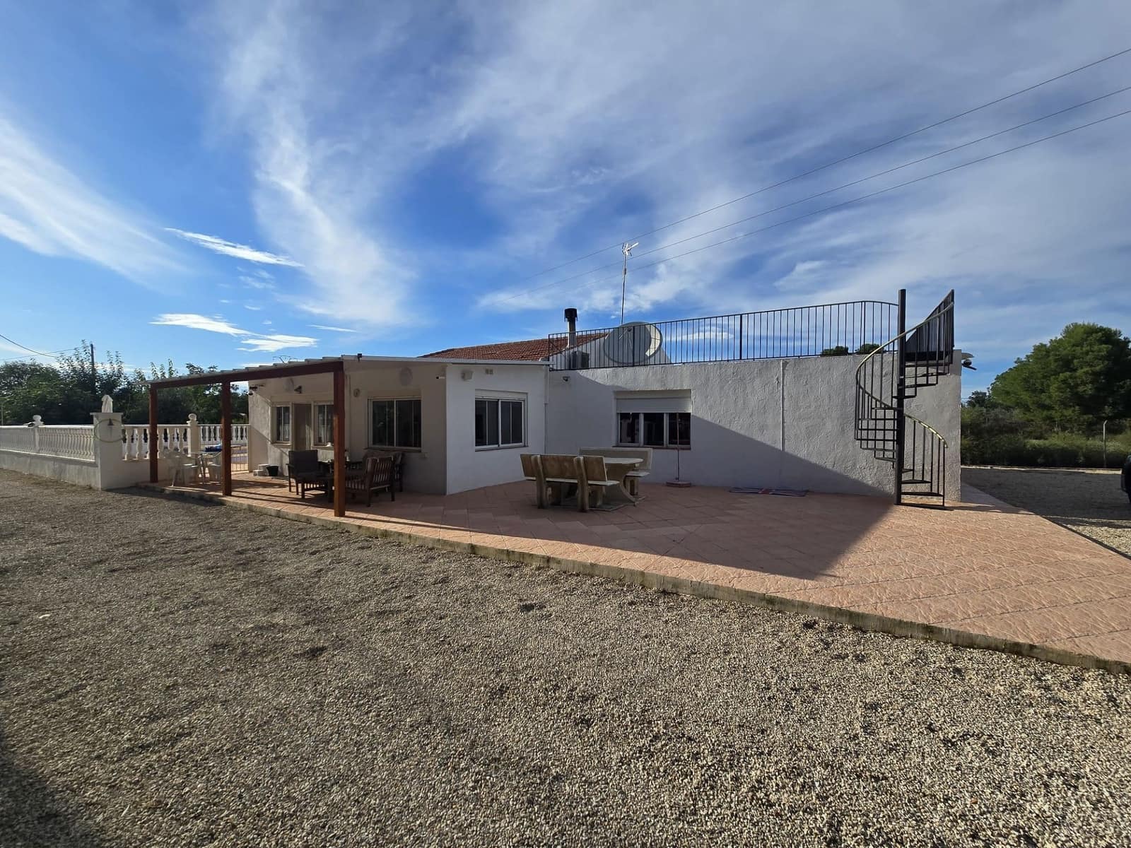 5 bedroom Villa for sale in Villena with pool garage - € 299,995 (Ref: 10166961)