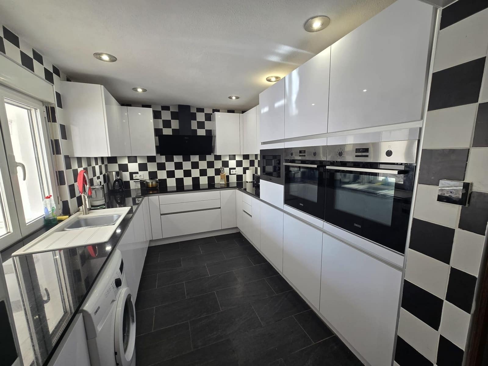 5 bedroom Villa for sale in Villena with pool garage - € 299,995 (Ref: 10166961)