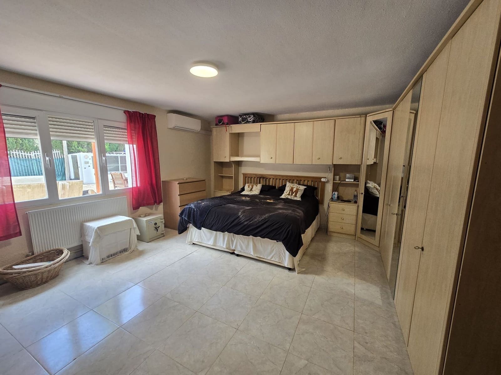 5 bedroom Villa for sale in Villena with pool garage - € 299,995 (Ref: 10166961)
