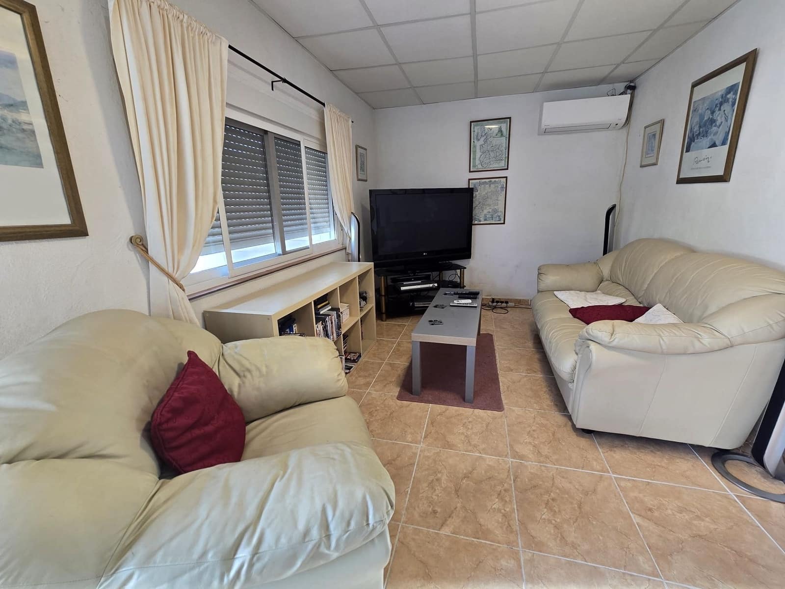 5 bedroom Villa for sale in Villena with pool garage - € 299,995 (Ref: 10166961)