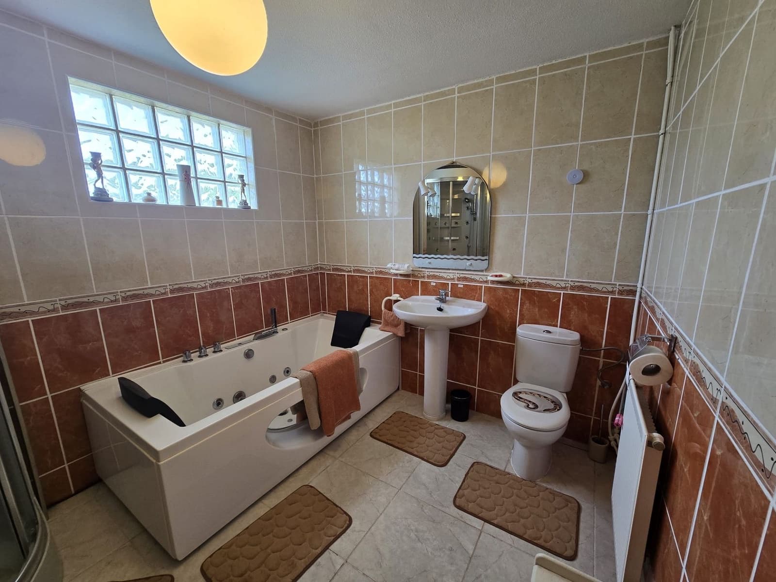 5 bedroom Villa for sale in Villena with pool garage - € 299,995 (Ref: 10166961)