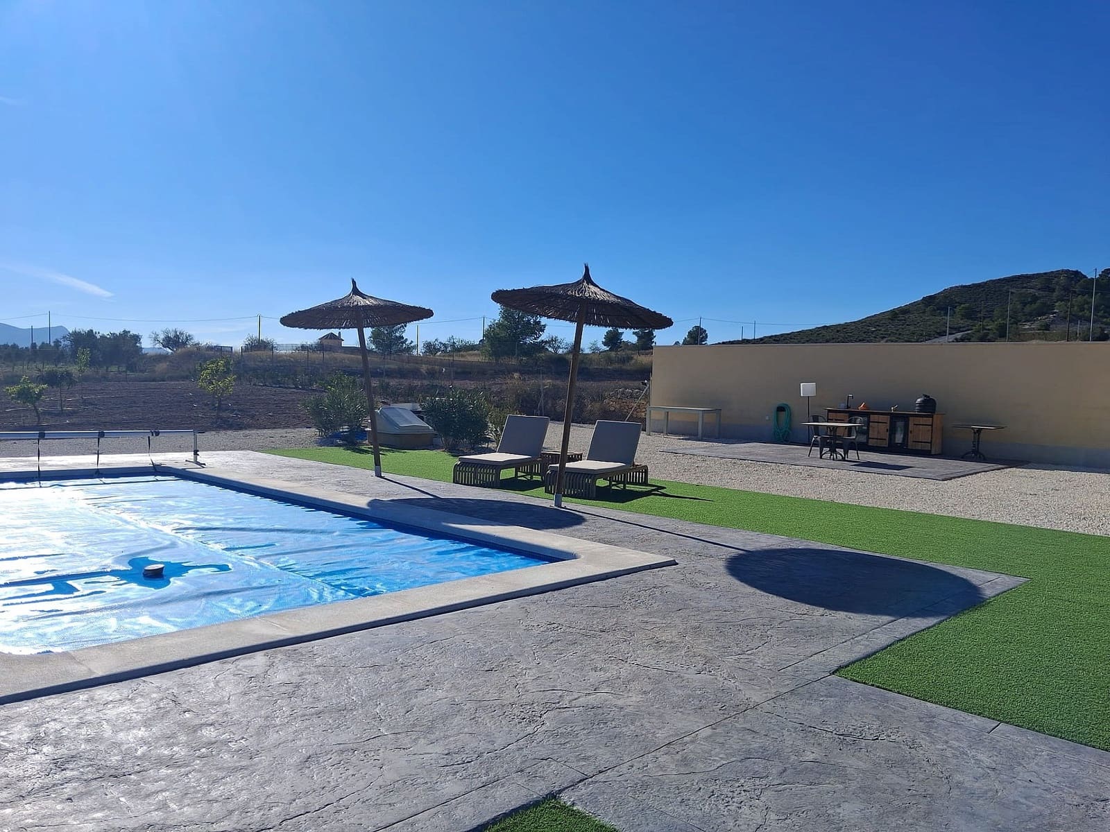 2 soveværelse Villa til salg i Pinoso med swimmingpool garage - € 389.995 (Ref: 10170530)