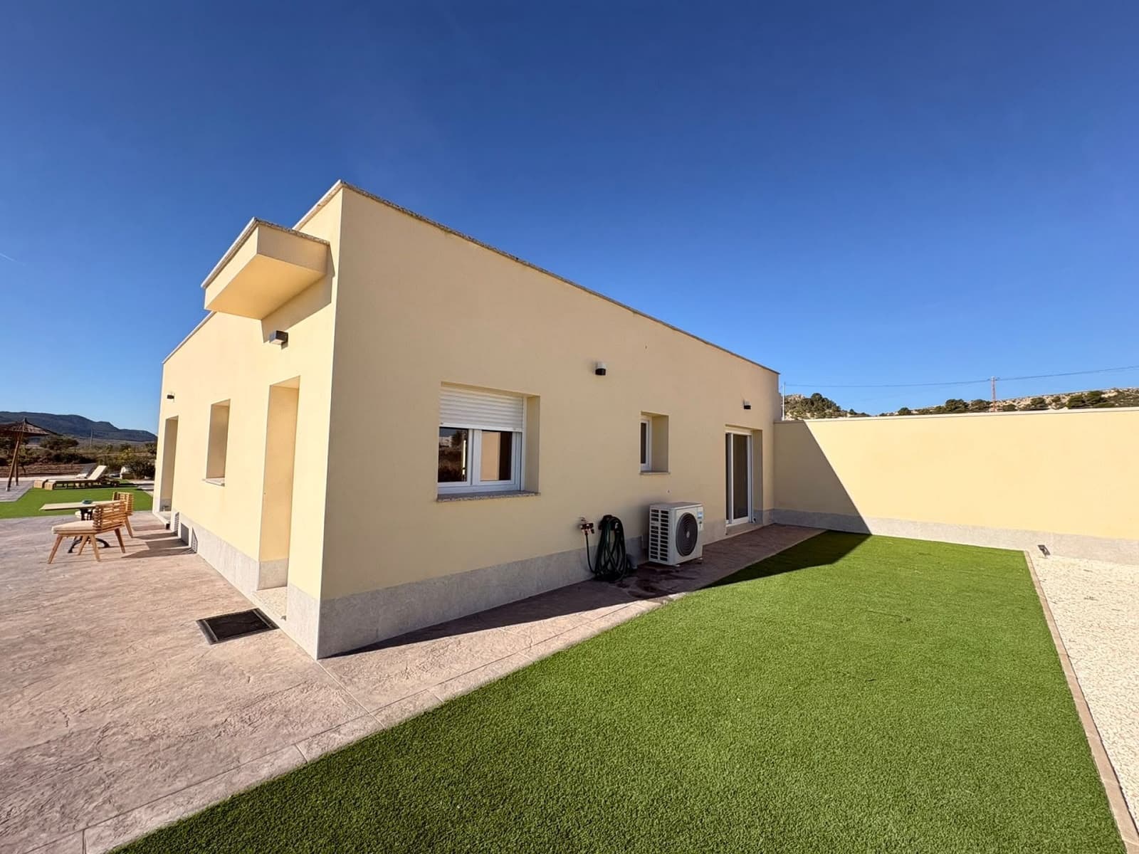 2 sypialnia Willa na sprzedaż w Pinoso z basenem - 389 995 € (Ref: 10170531)