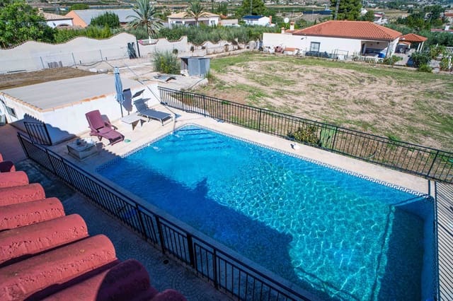 4 bedroom Villa for sale in La Romana with pool - € 220,000 (Ref: 10182486)