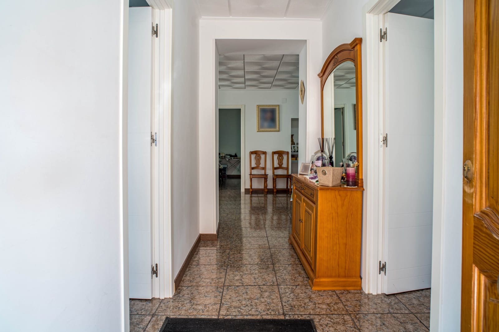 Casa de 6 habitaciones en Pinoso en venta con garaje - 210.000 € (Ref: 10182487)