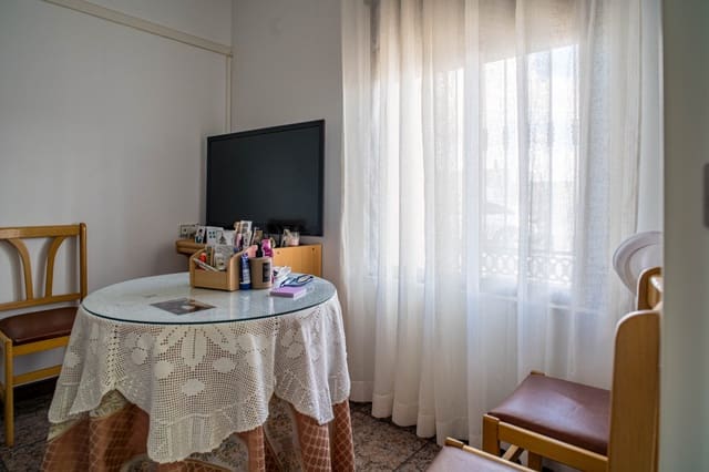 Casa de 6 habitaciones en Culebron, Pinoso en venta con garaje - 210.000 € (Ref: 10182487)