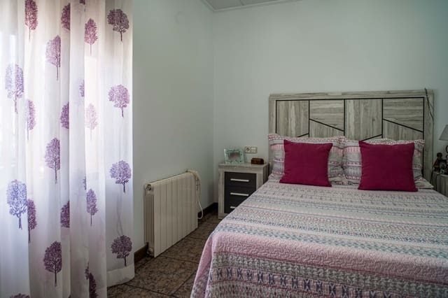 Casa de 6 habitaciones en Culebron, Pinoso en venta con garaje - 210.000 € (Ref: 10182487)