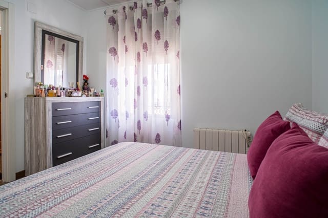 Casa de 6 habitaciones en Culebron, Pinoso en venta con garaje - 210.000 € (Ref: 10182487)